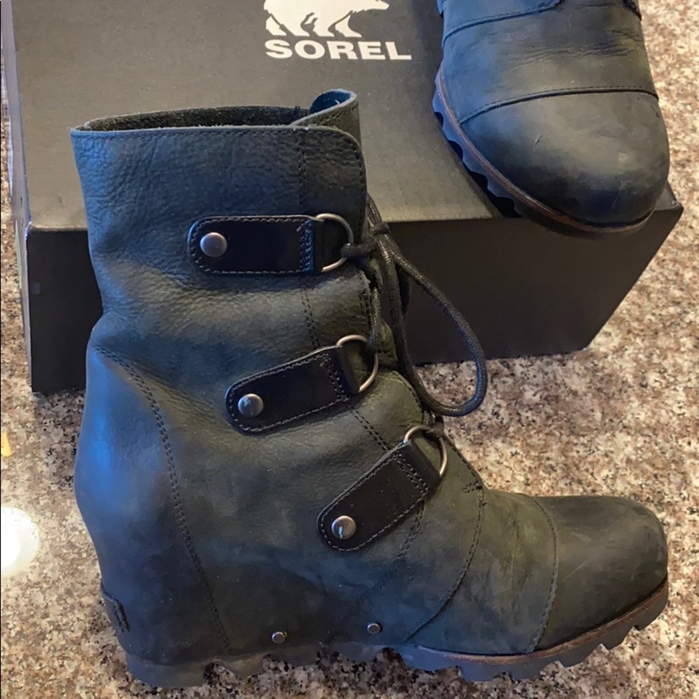 Black Sorel Wedge Boots